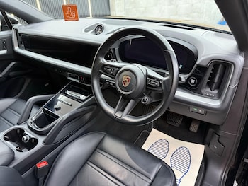 Used Porsche Cayenne 2023 for sale - 77022882: Photo
