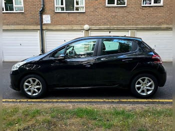 Used Peugeot 208 2014 for sale - 79835628: Photo