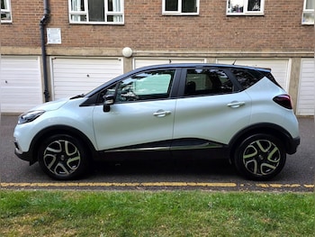 Used Renault Captur 2020 for sale - 79182770: Photo