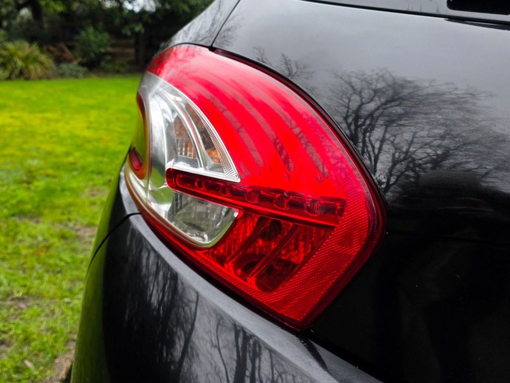 Used Peugeot 208 2013 for sale - 77638135: Photo 10