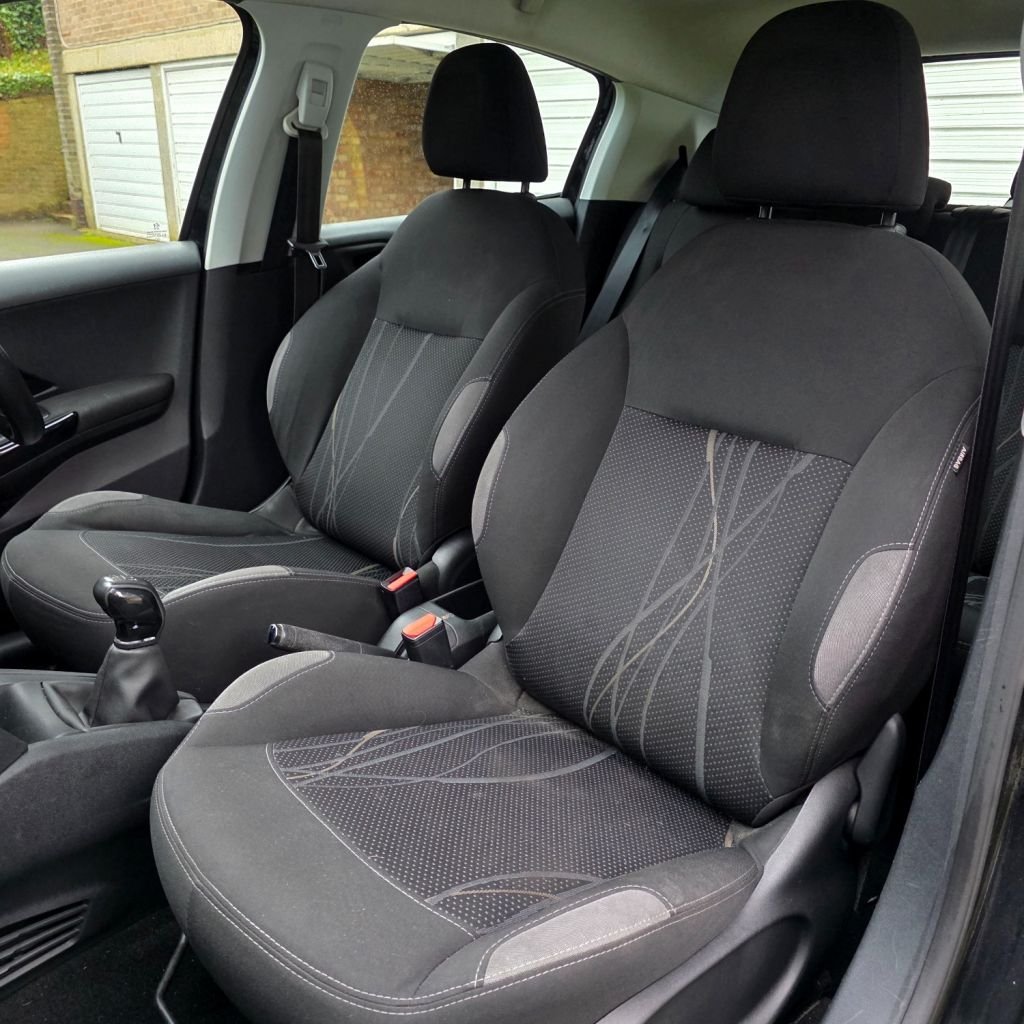 Used Peugeot 208 2013 for sale - 77638135: Photo 13