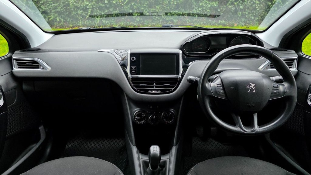 Used Peugeot 208 2013 for sale - 77638135: Photo 15