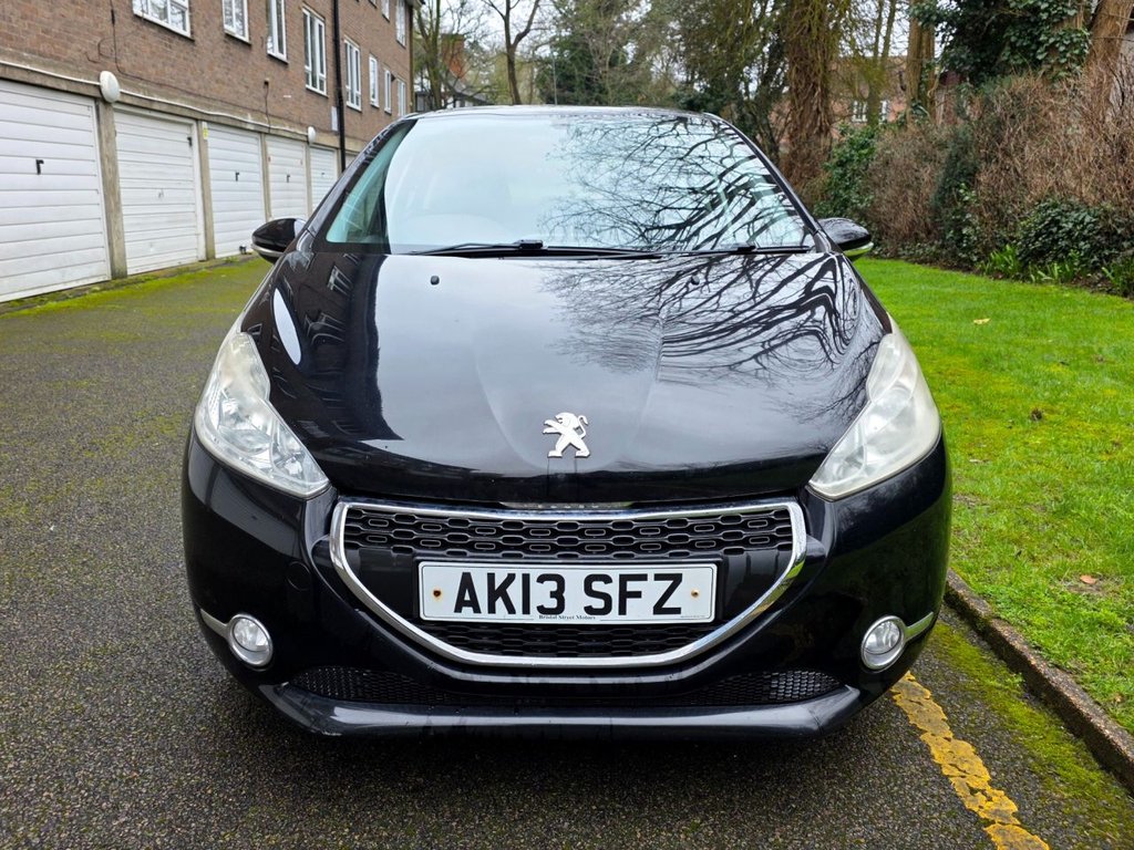 Used Peugeot 208 2013 for sale - 77638135: Photo 2