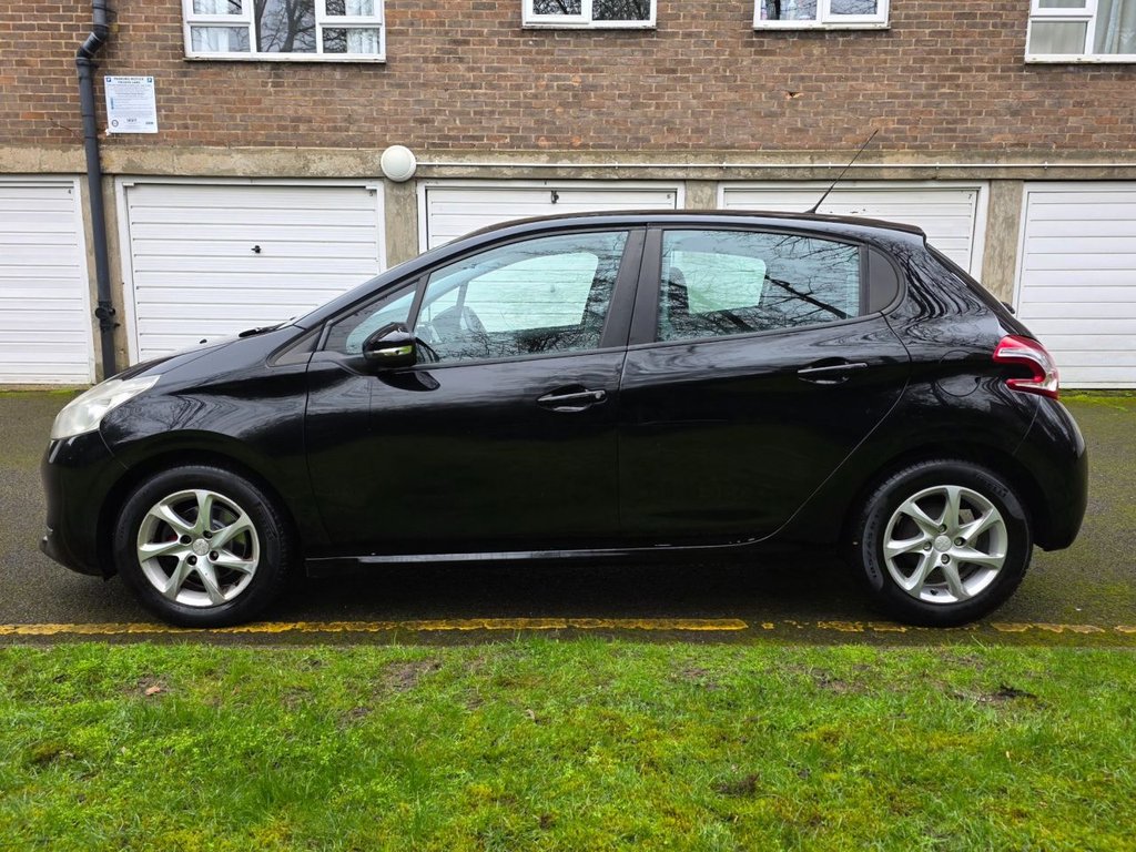 Used Peugeot 208 2013 for sale - 77638135: Photo 4