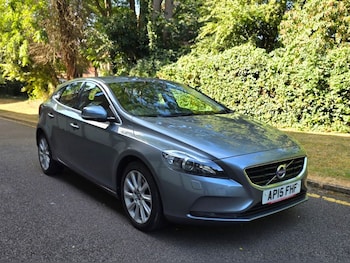 Used Volvo V40 2015 for sale - 79394497: Photo