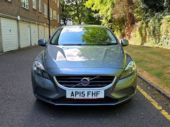 Used Volvo V40 2015 for sale - 79394497: Photo