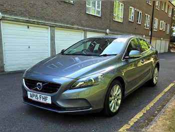 Used Volvo V40 2015 for sale - 79394497: Photo