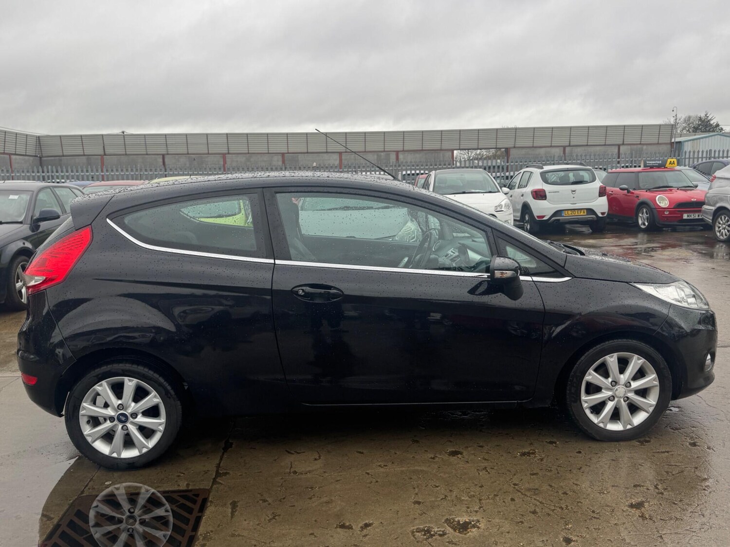 Used Ford Fiesta 2010 for sale - 77575009: Photo 11