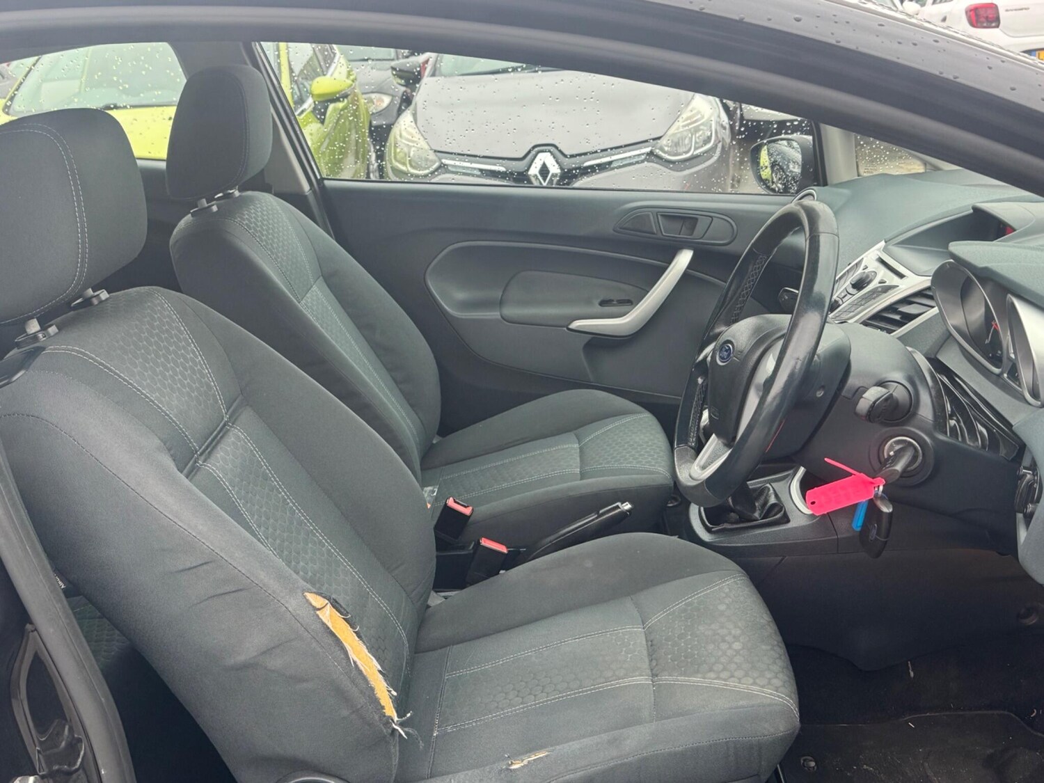 Used Ford Fiesta 2010 for sale - 77575009: Photo 12