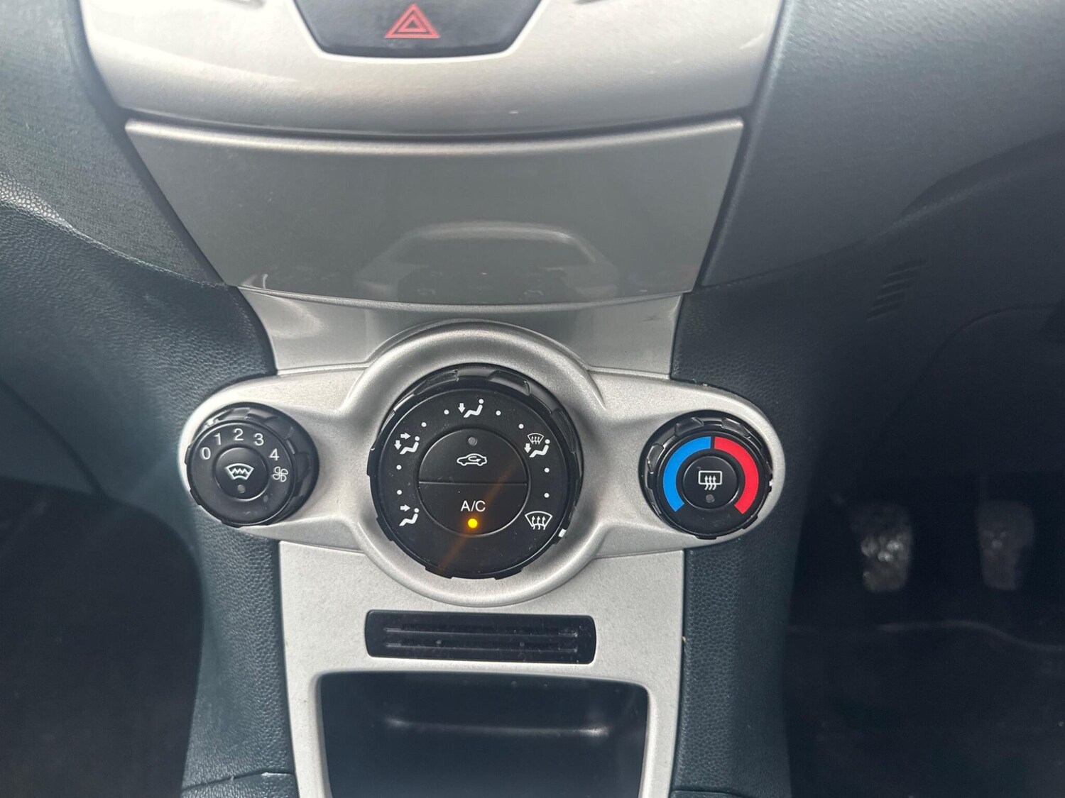 Used Ford Fiesta 2010 for sale - 77575009: Photo 29