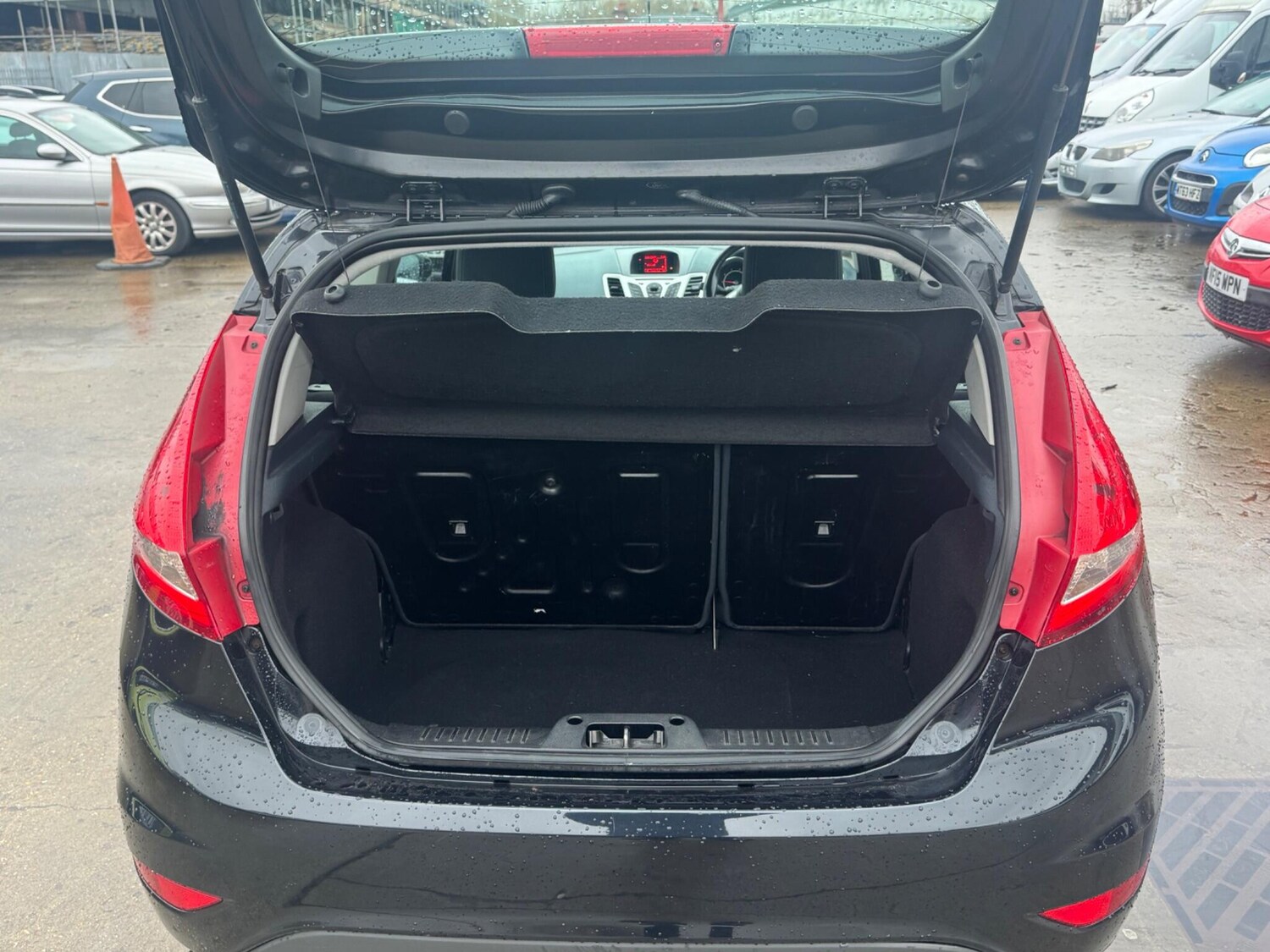 Used Ford Fiesta 2010 for sale - 77575009: Photo 32