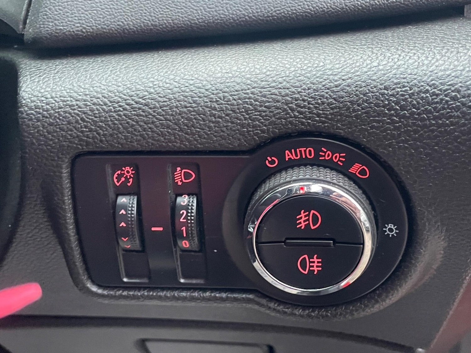 Used Vauxhall Astra GTC 2015 for sale - 76990063: Photo 31