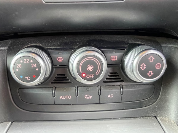 Used Audi TT 2011 for sale - 75658417: Photo 36