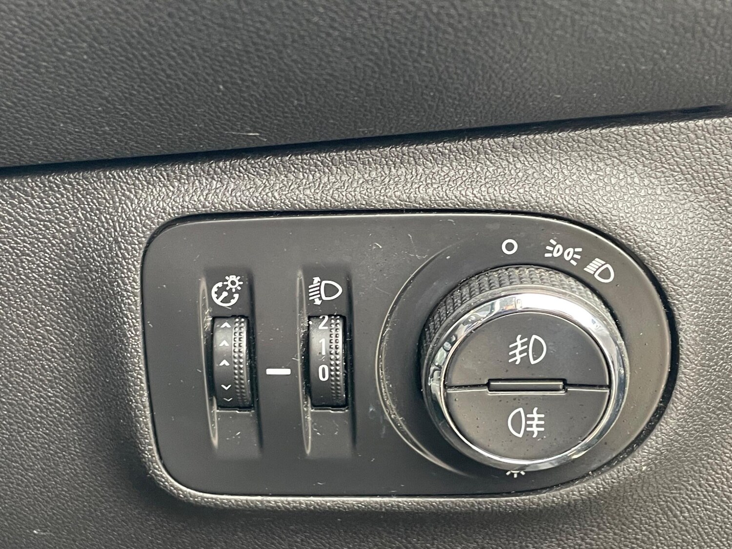 Used Vauxhall Corsa 2016 for sale - 76994289: Photo 24