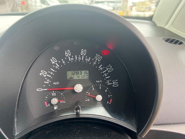 Used Volkswagen Beetle 2004 for sale - 76296044: Photo 24
