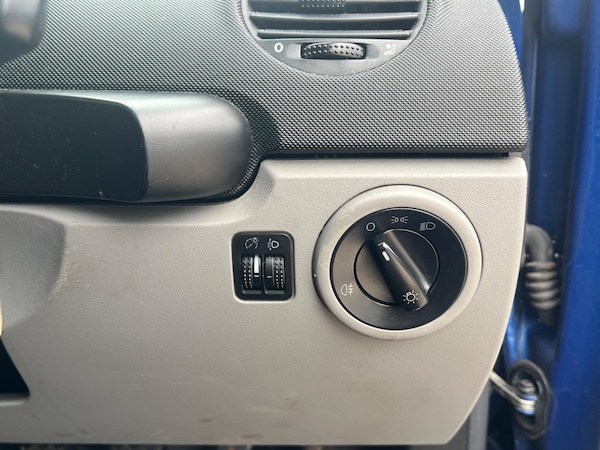 Used Volkswagen Beetle 2004 for sale - 76296044: Photo 27