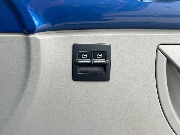 Used Volkswagen Beetle 2004 for sale - 76296044: Photo 30