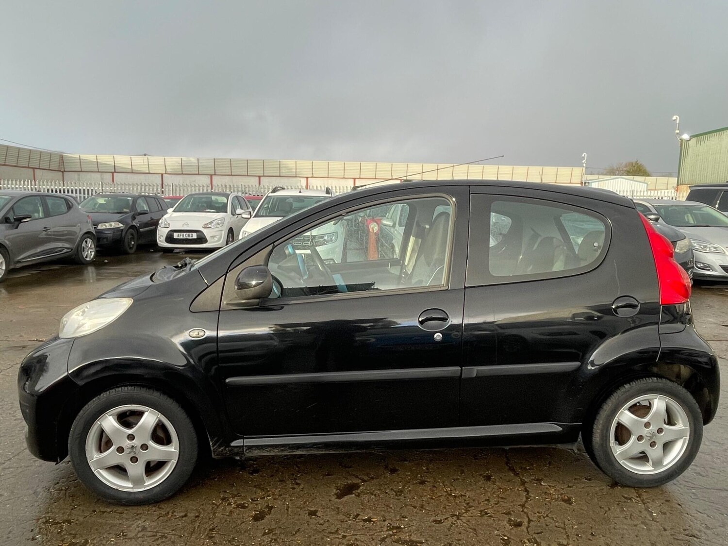 Used Peugeot 107 for sale - 77575368: Photo 15