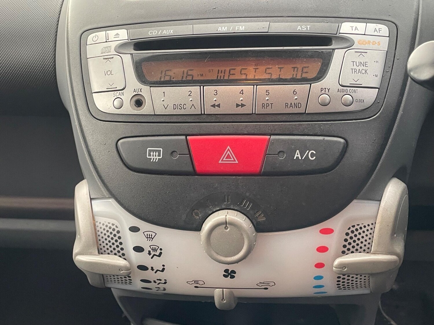 Used Peugeot 107 for sale - 77575368: Photo 34