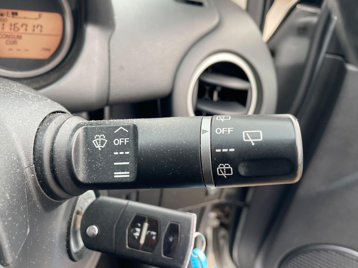 Used Mazda Mazda2 2012 for sale - 77242842: Photo 24