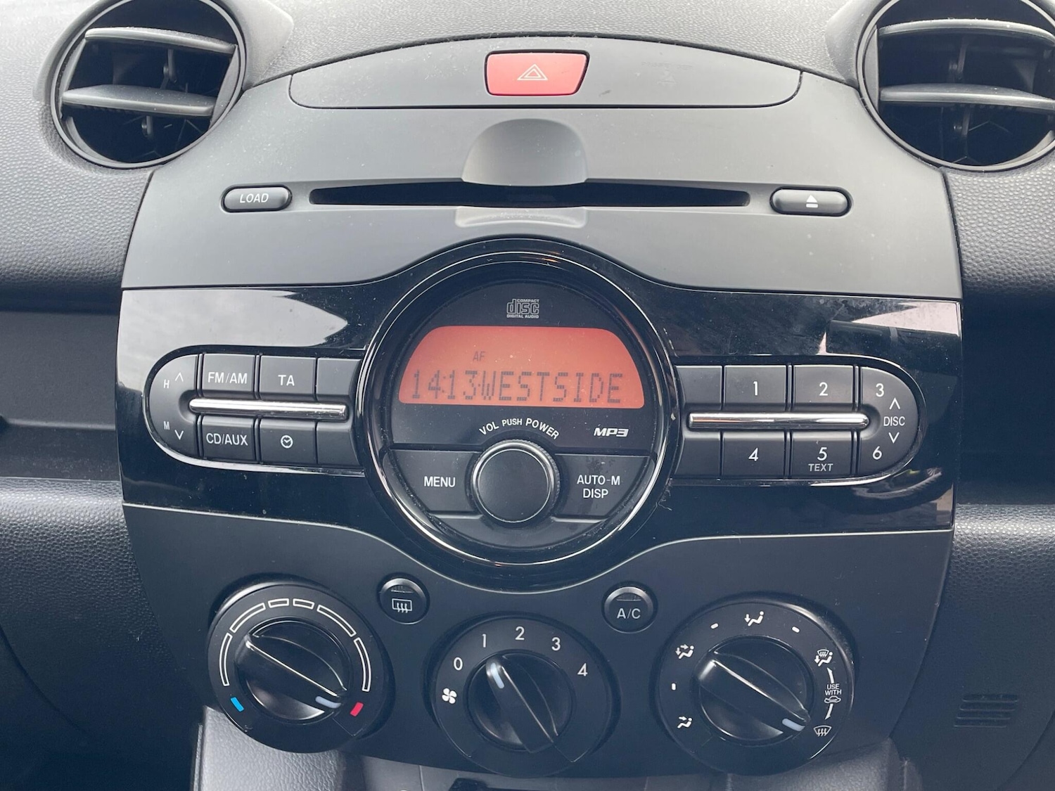 Used Mazda Mazda2 2012 for sale - 77242842: Photo 28