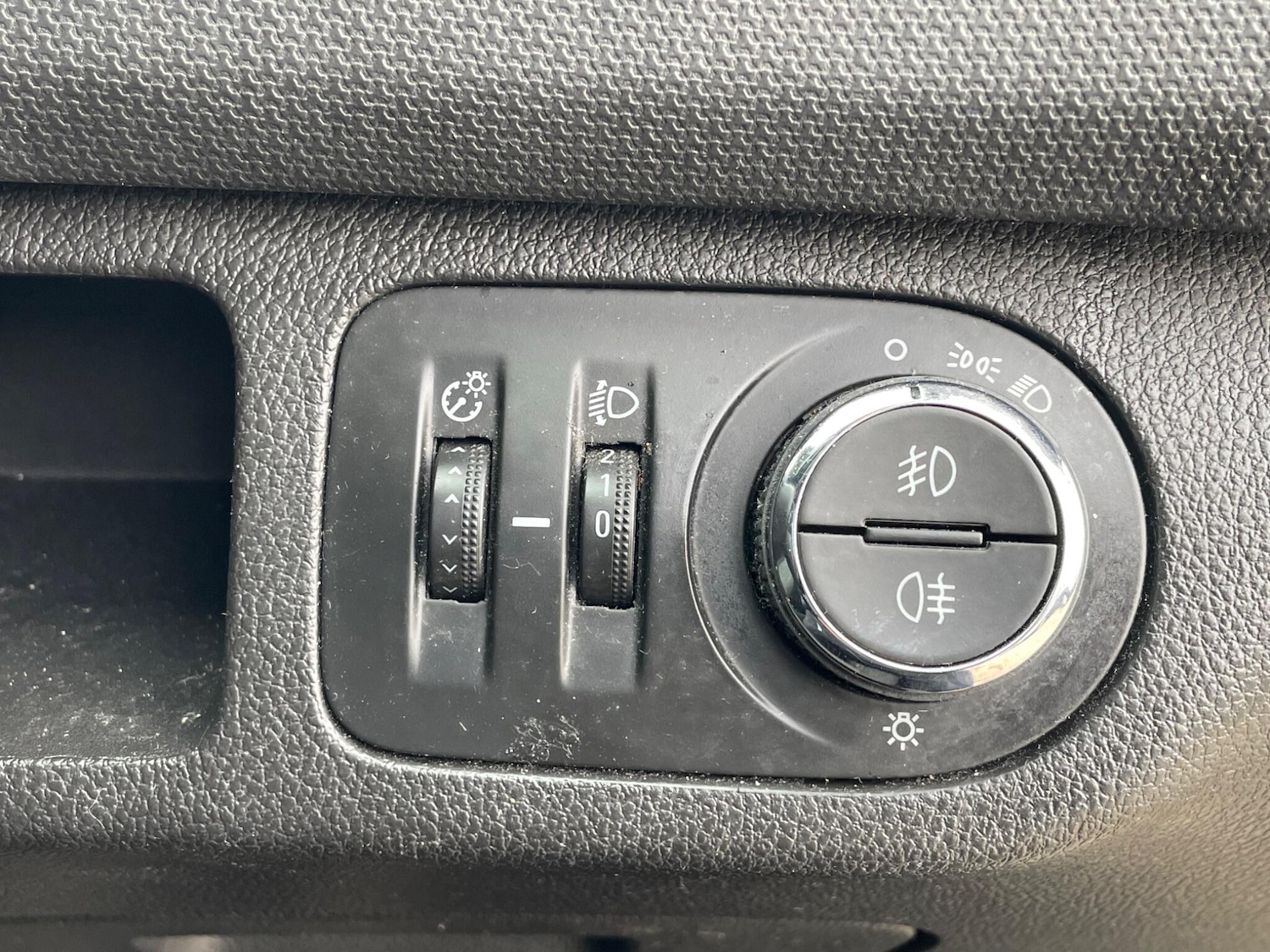 Used Vauxhall Meriva 2015 for sale - 76337020: Photo 25