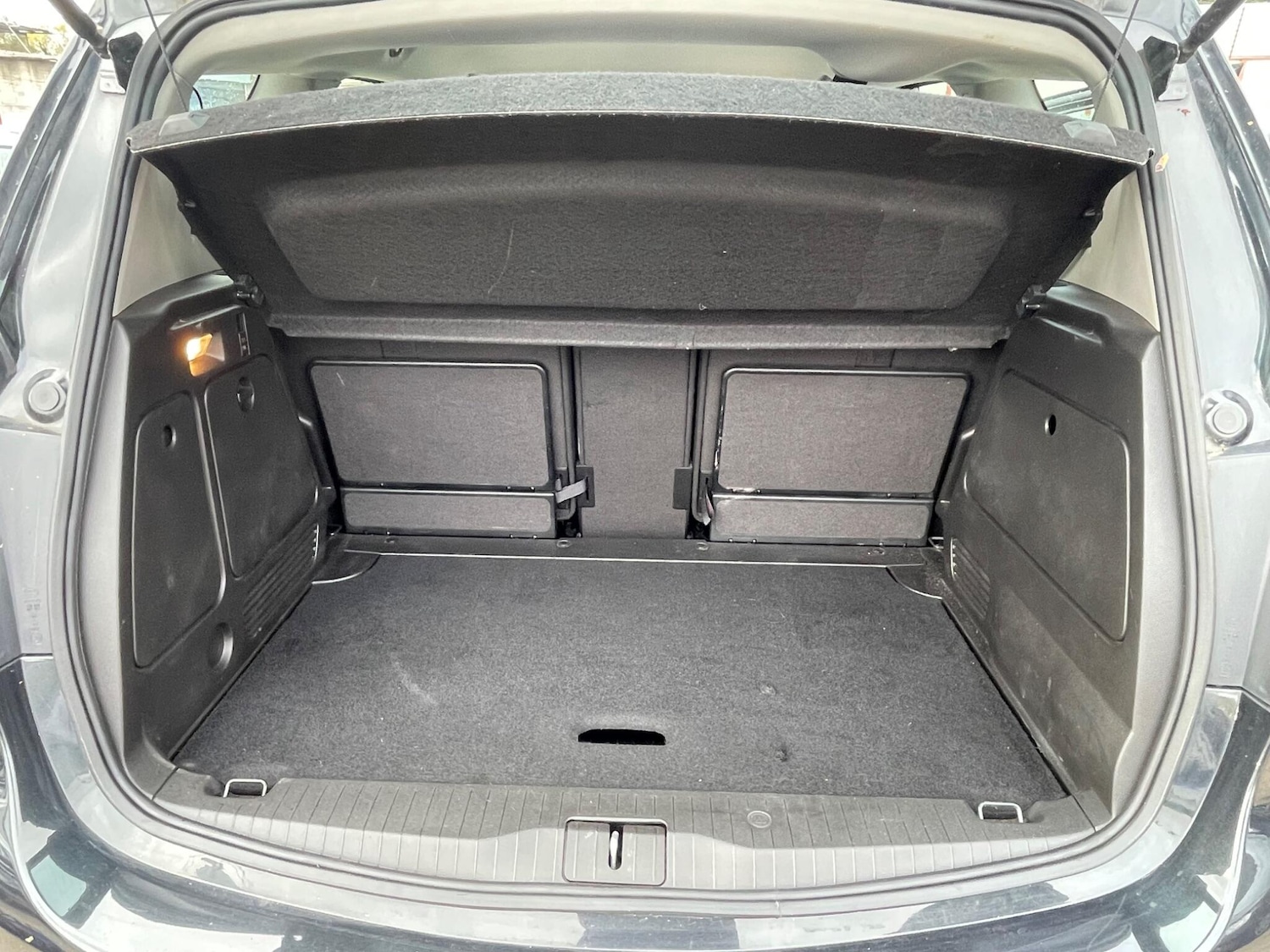 Used Vauxhall Meriva 2015 for sale - 76337020: Photo 35