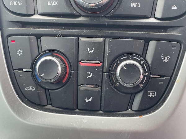 Used Vauxhall Astra 2012 for sale - 75520009: Photo 29