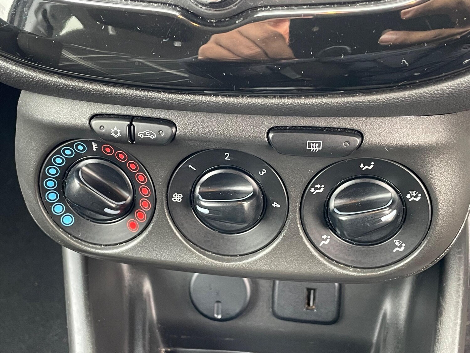 Used Vauxhall Corsa 2016 for sale - 76336629: Photo 26