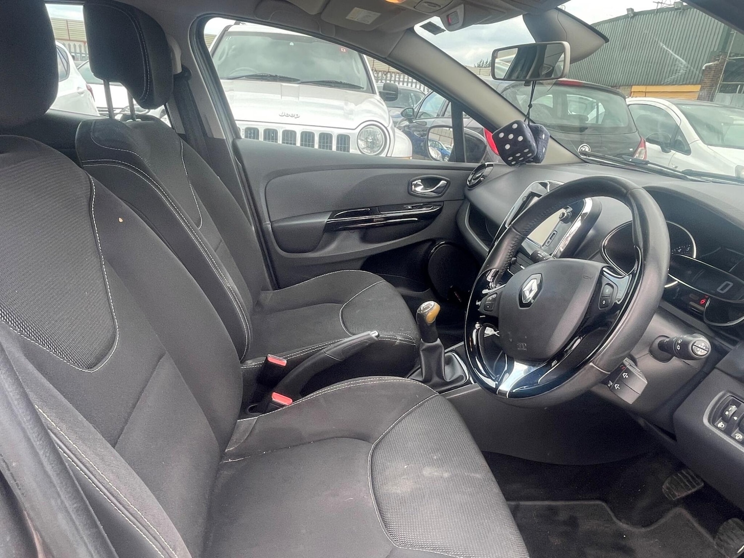 Used Renault Clio 2014 for sale - 76988279: Photo 14