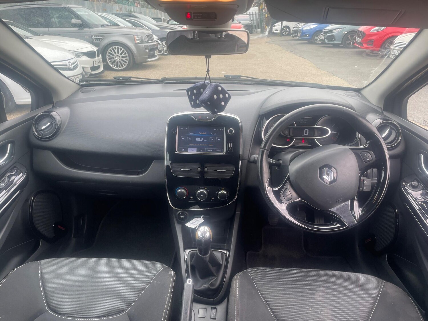 Used Renault Clio 2014 for sale - 76988279: Photo 22