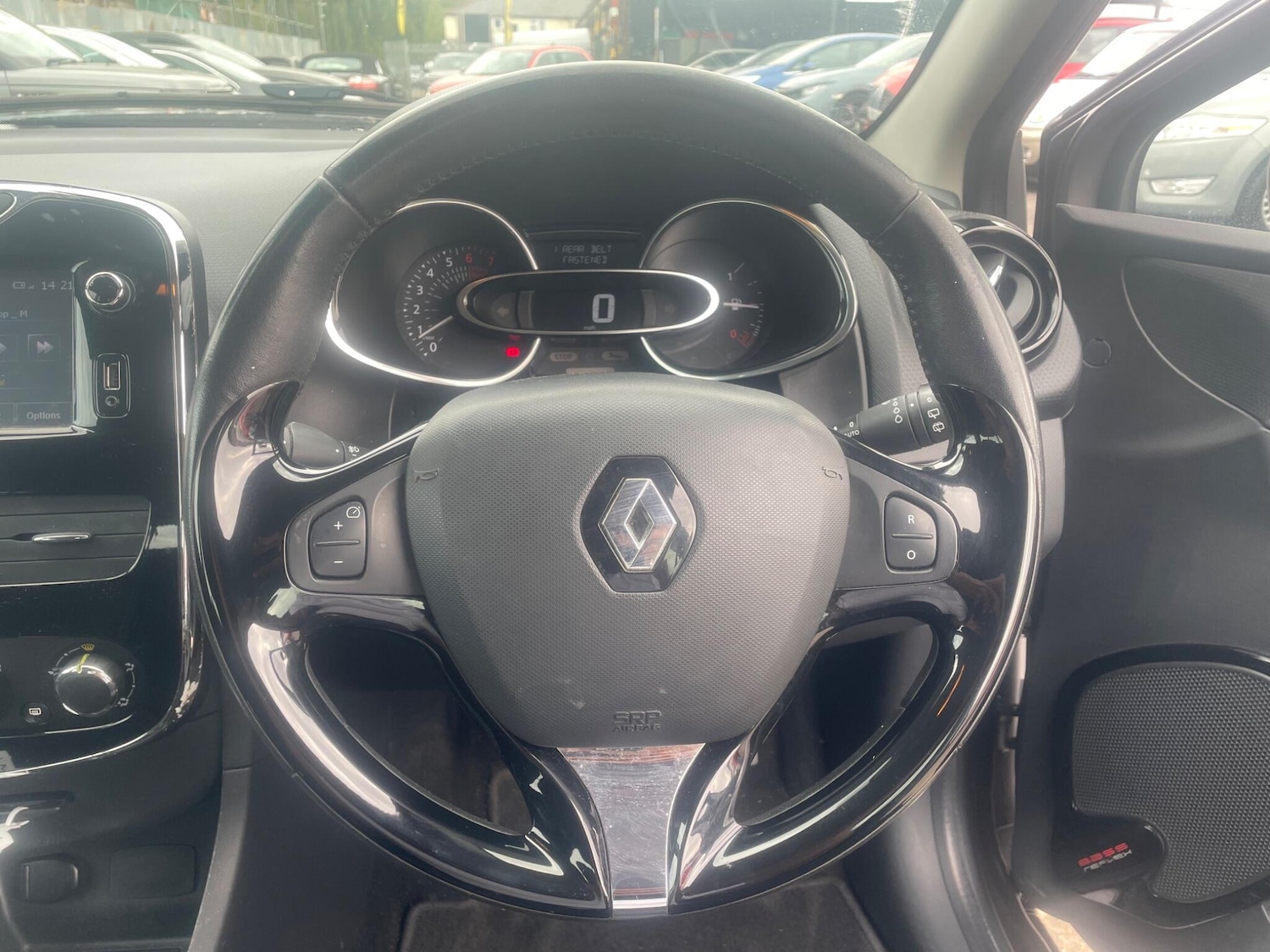 Used Renault Clio 2014 for sale - 76988279: Photo 24