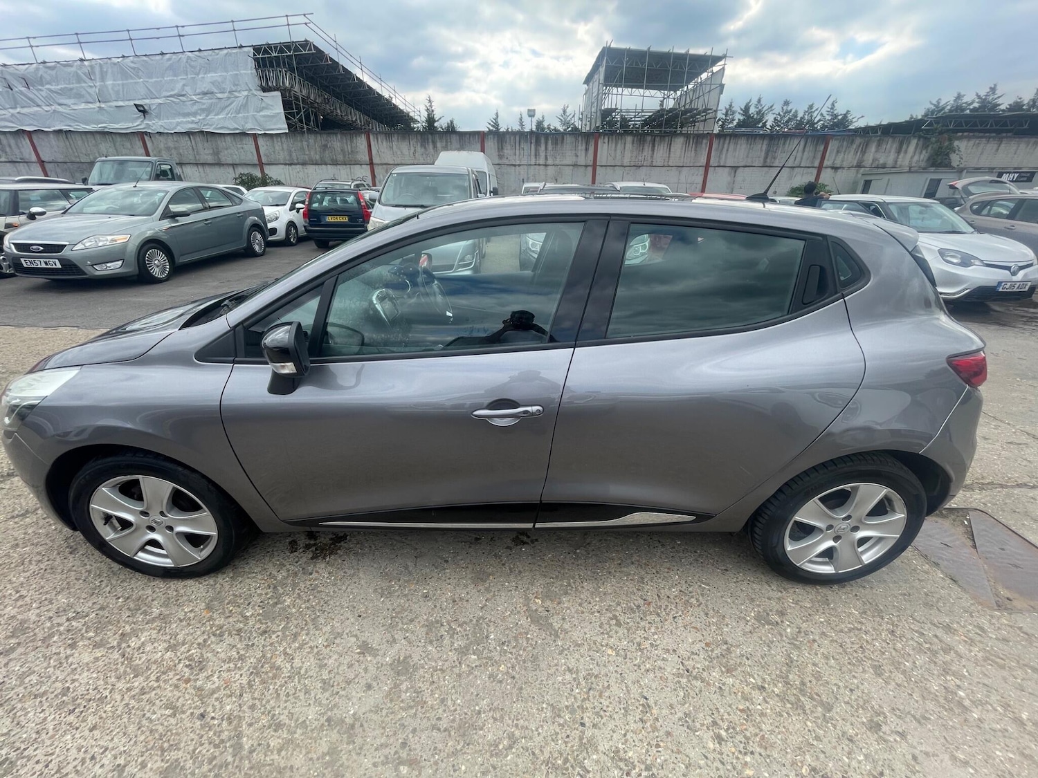 Used Renault Clio 2014 for sale - 76988279: Photo 5