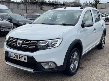 Used Dacia Sandero Stepway 2020 for sale - 76988990: Photo