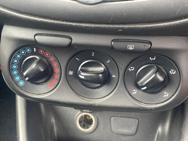 Used Vauxhall Corsa 2015 for sale - 75519640: Photo 24
