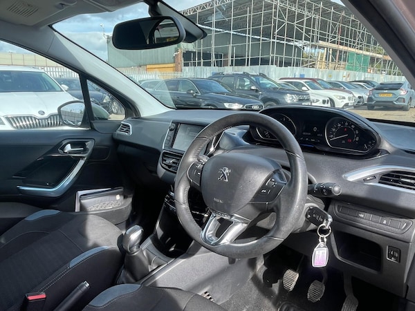 Used Peugeot 208 2012 for sale - 76179405: Photo 13