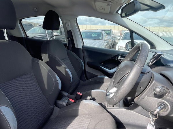 Used Peugeot 208 2012 for sale - 76179405: Photo 15