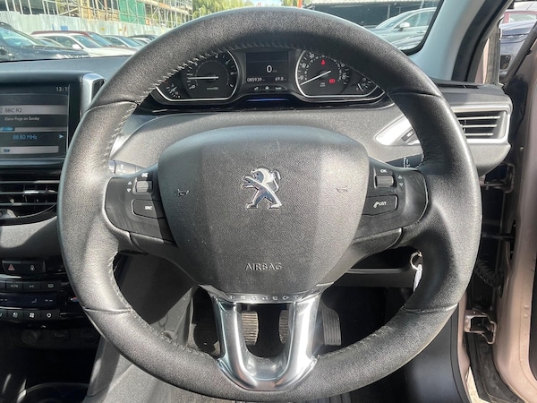 Used Peugeot 208 2012 for sale - 76179405: Photo 17