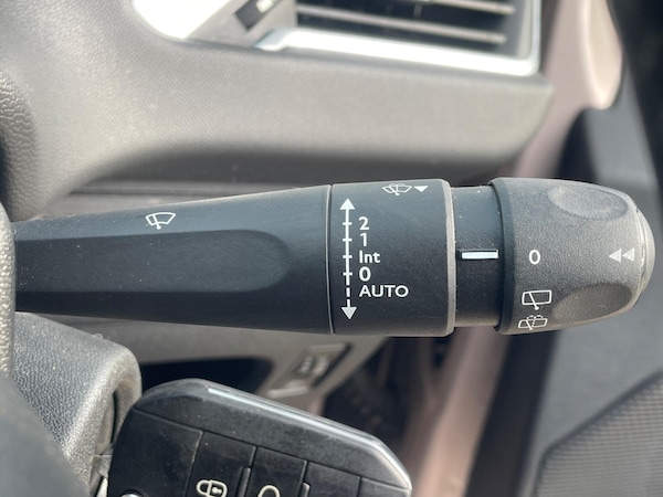 Used Peugeot 208 2012 for sale - 76179405: Photo 20