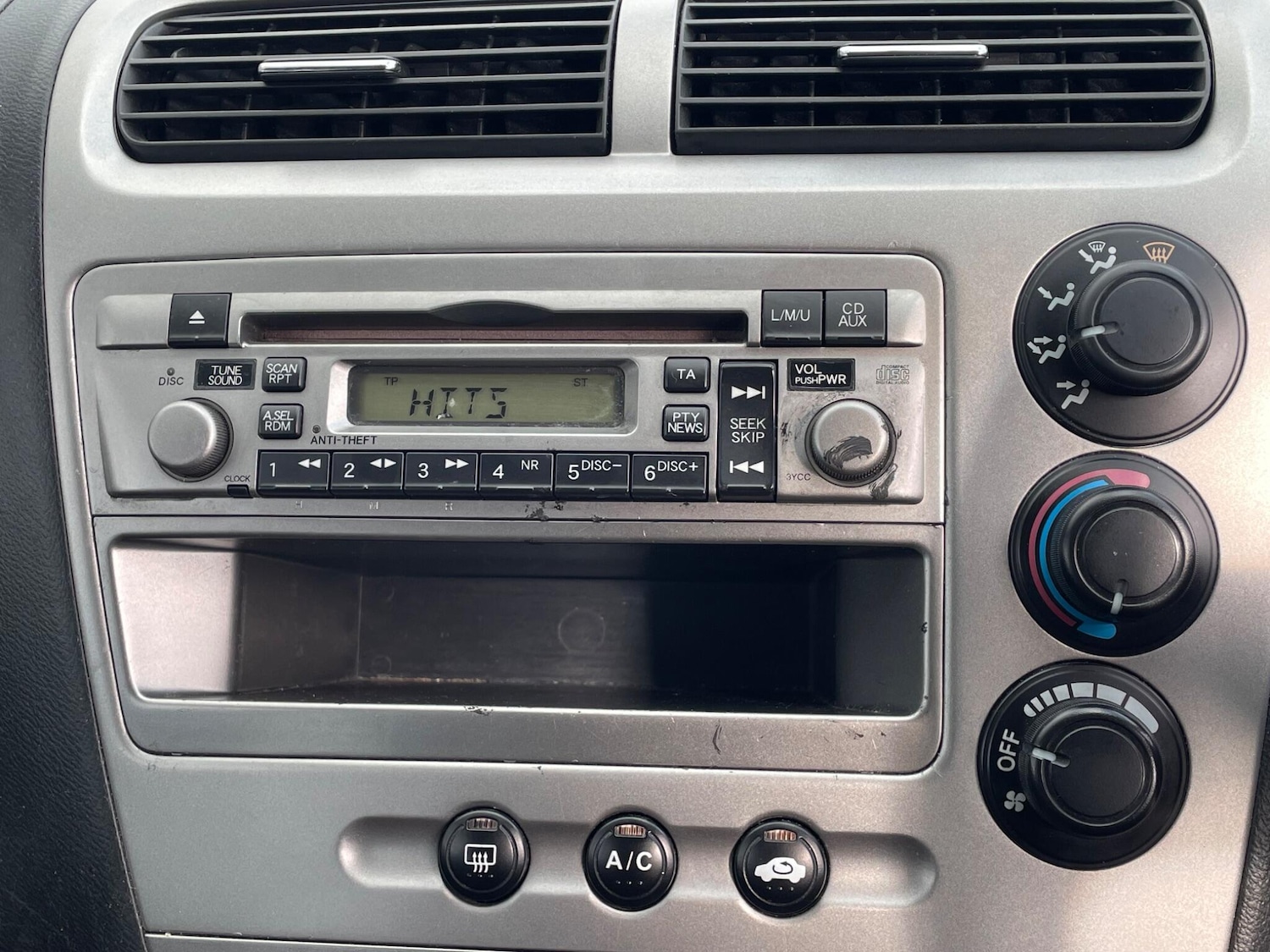 Used Honda Civic 2005 for sale - 75839515: Photo 17