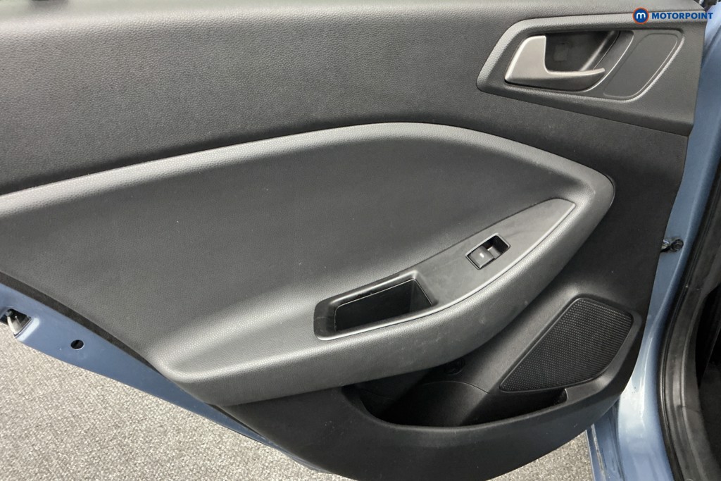 Used Hyundai i20 2017 for sale - 76405368: Photo 30