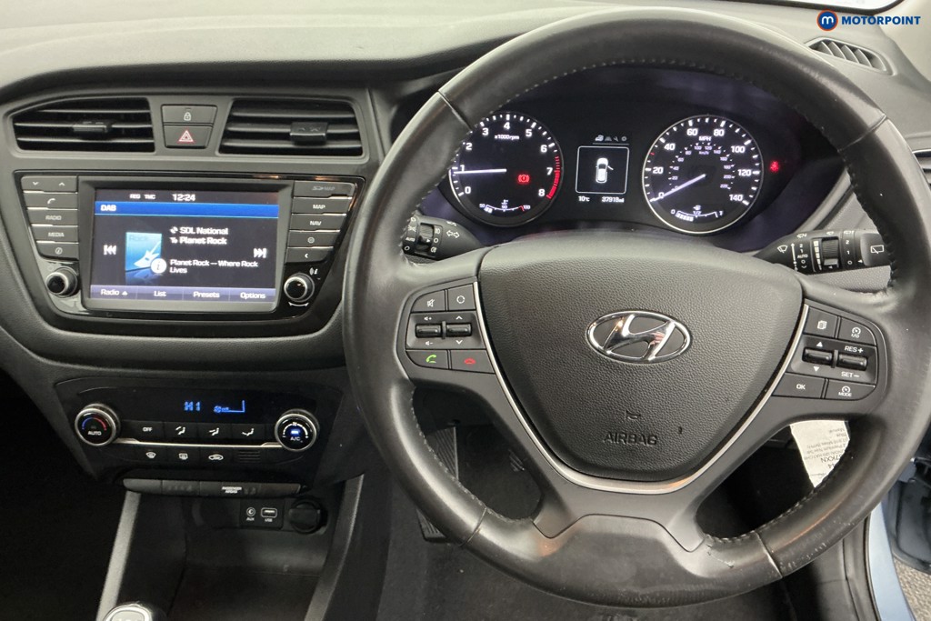 Used Hyundai i20 2017 for sale - 76405368: Photo 9