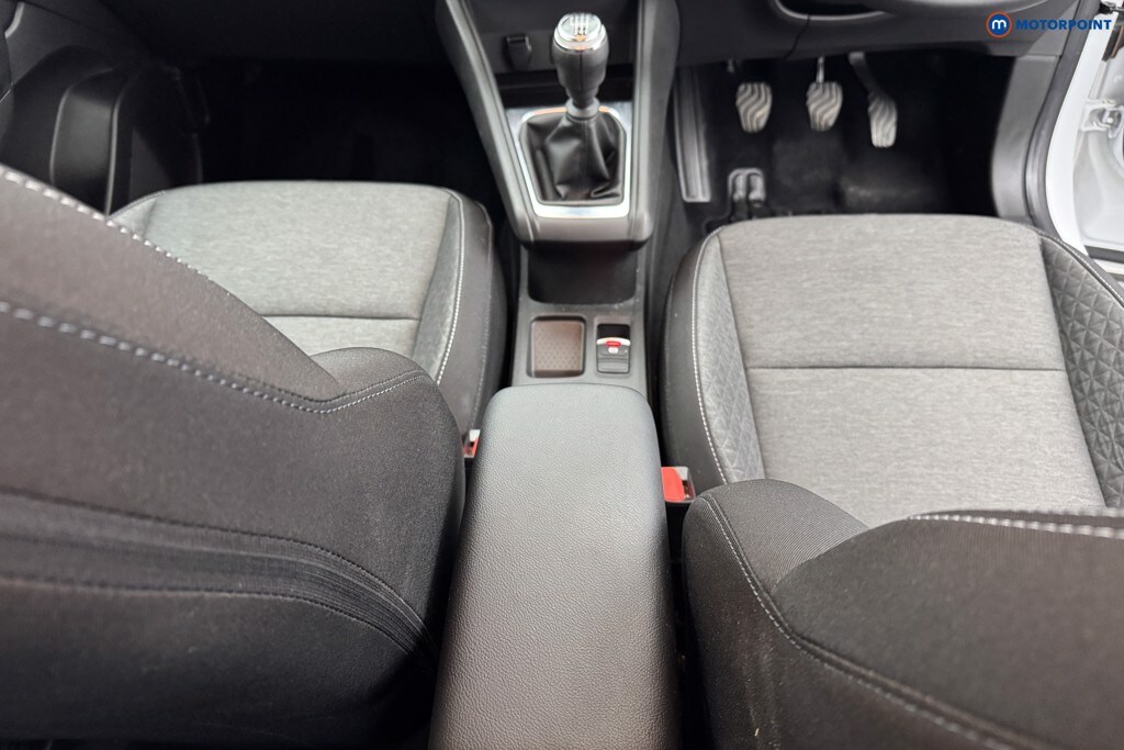 Used Renault Captur 2023 for sale - 76056352: Photo 19