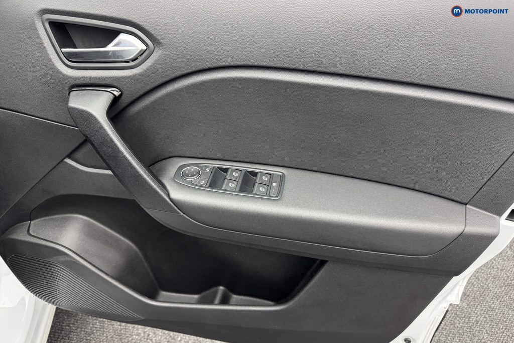 Used Renault Captur 2023 for sale - 76056352: Photo 31