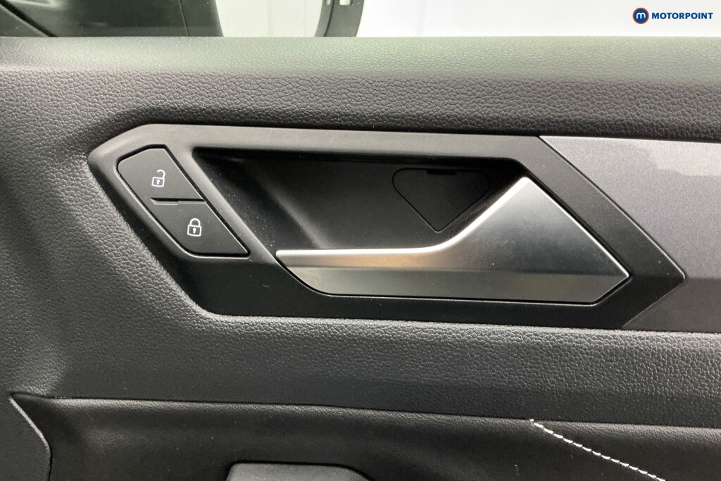 Used Volkswagen T-Roc for sale - 78176892: Photo 35