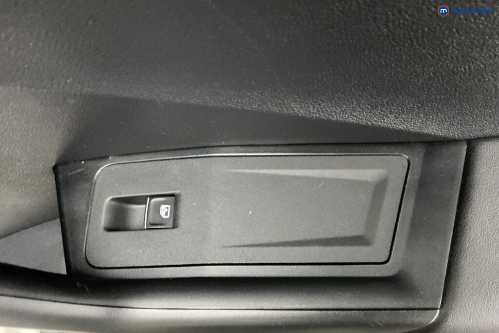 Used Volkswagen T-Roc for sale - 78176892: Photo 37