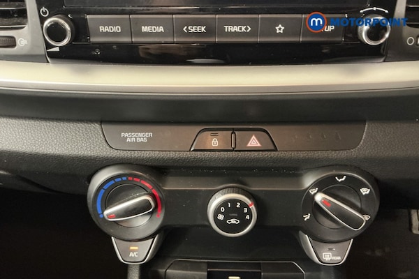 Used Kia Stonic 2022 for sale - 76092283: Photo 16