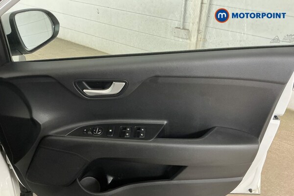 Used Kia Stonic 2022 for sale - 76092283: Photo 23