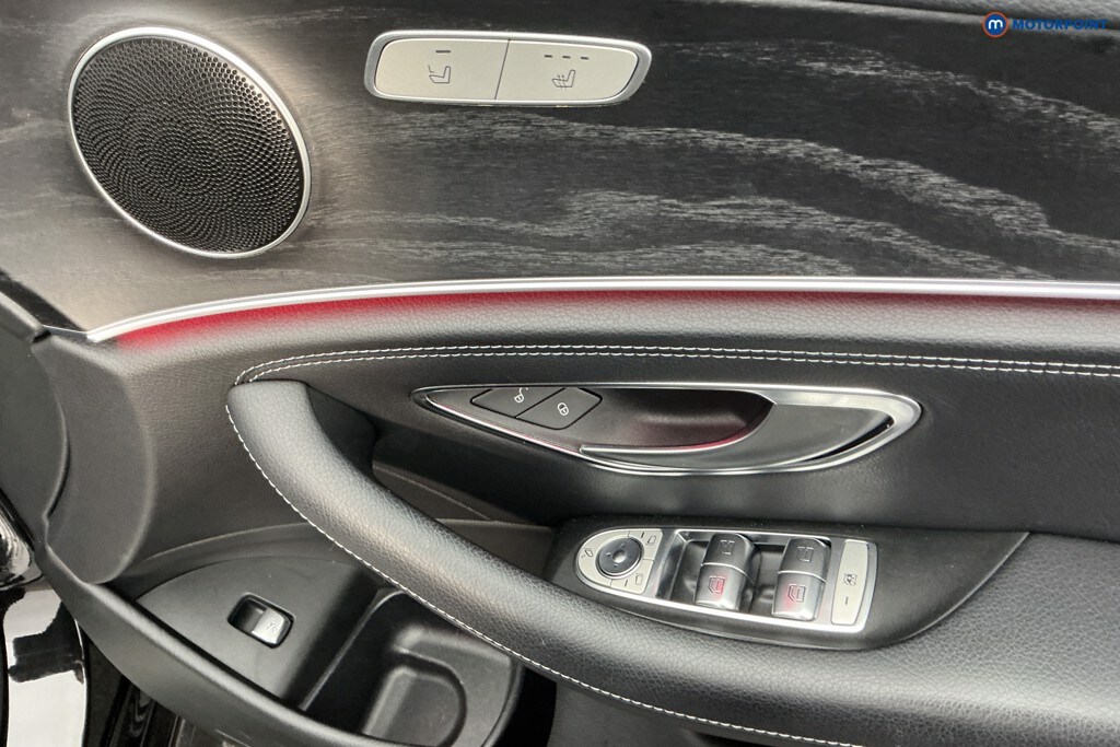 Used Mercedes-Benz E Class 2018 for sale - 76782623: Photo 31