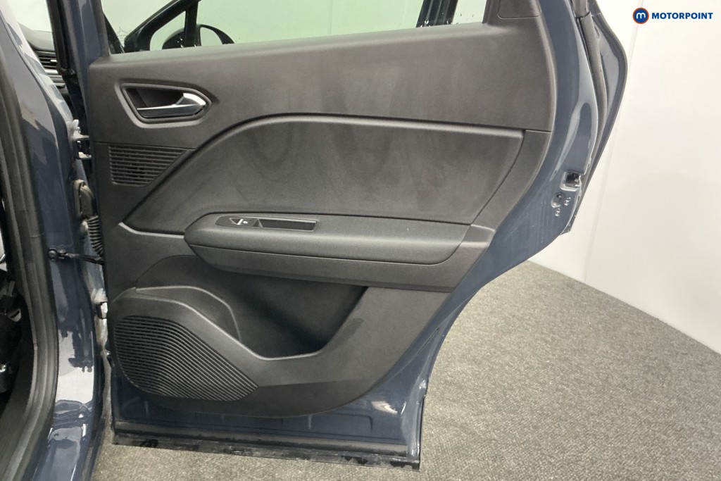 Used Renault Captur 2023 for sale - 77641532: Photo 36